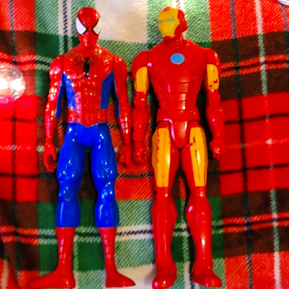 MARVEL- Spiderman and Ironman action figures